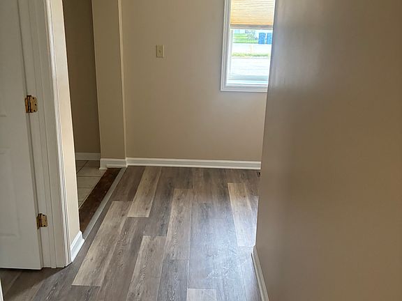 4th image of 1425 Division St #1