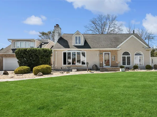 395 King Street, Westbury, NY 11590