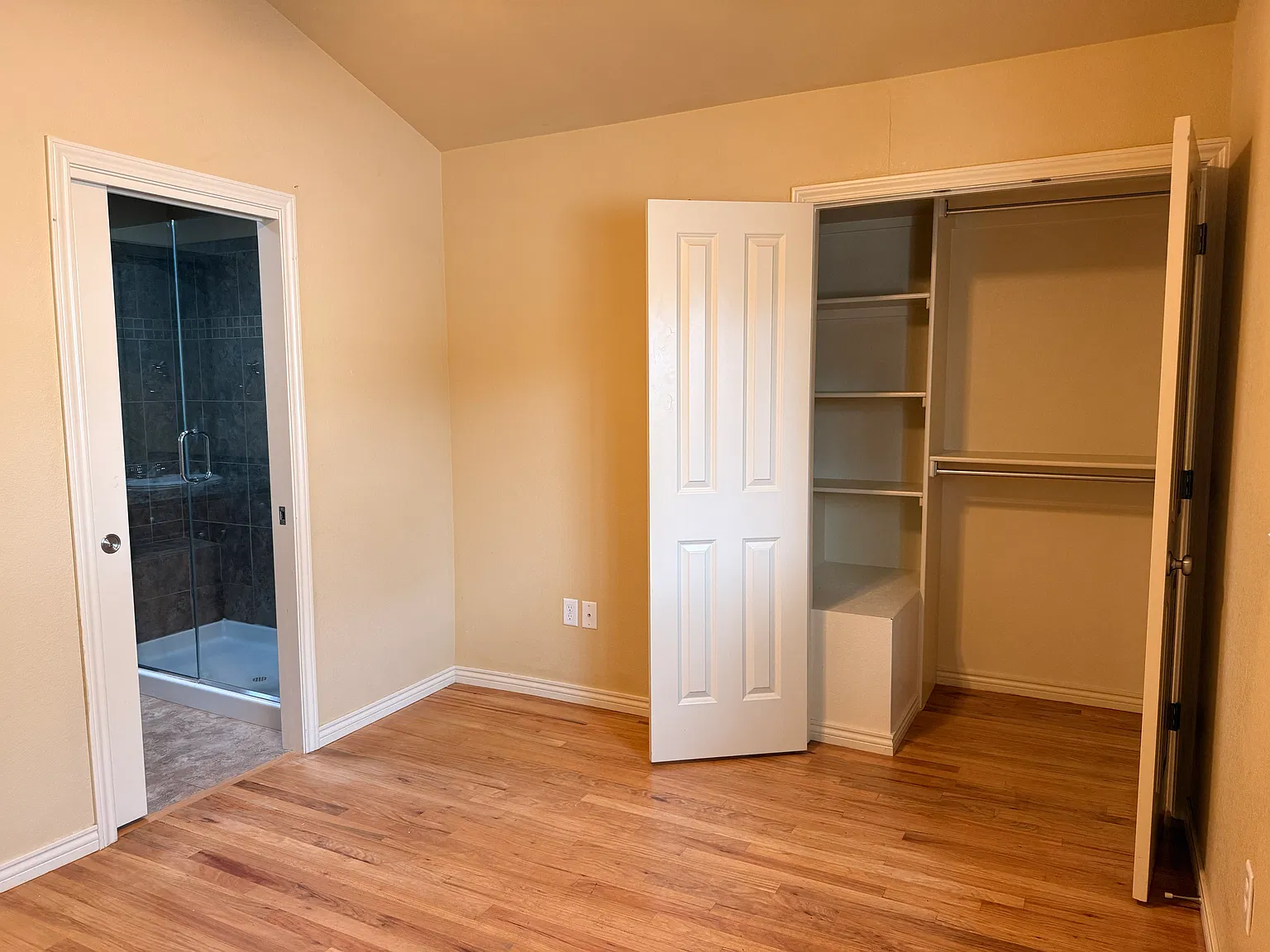 4 bed, 2214 sqft, $3,500 — Photo 4