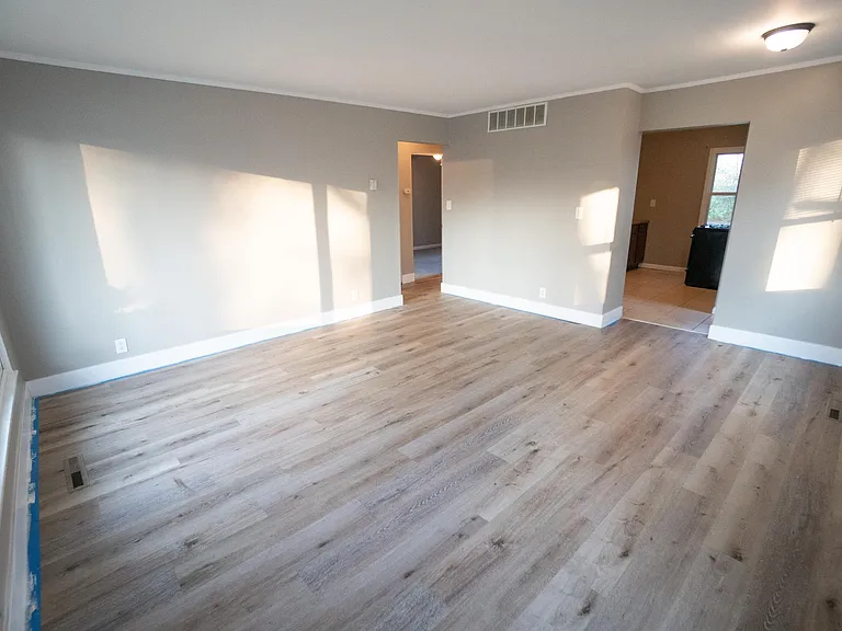 22760 Rosewood Ave — Photo 3
