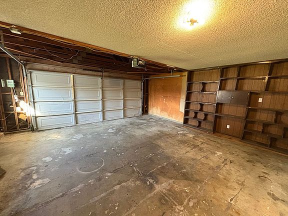 2nd image of 3615 W Laurel Ave