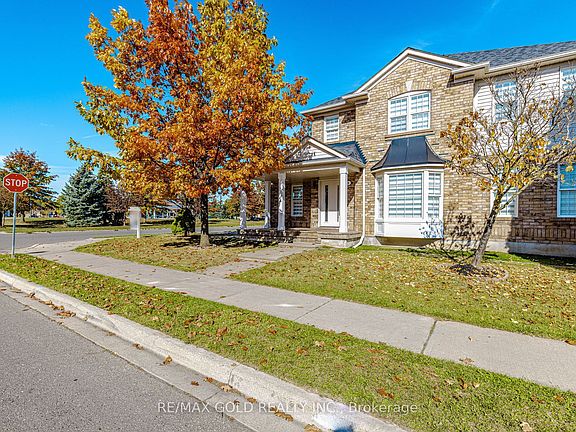 3rd image of 1 Orangegrove Dr