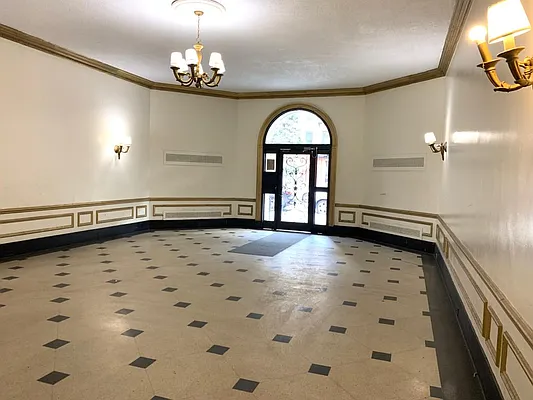 Rented by Smart NY Realty LLC | media 9