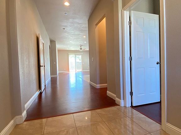 3rd image of 8194 Leilani Ct