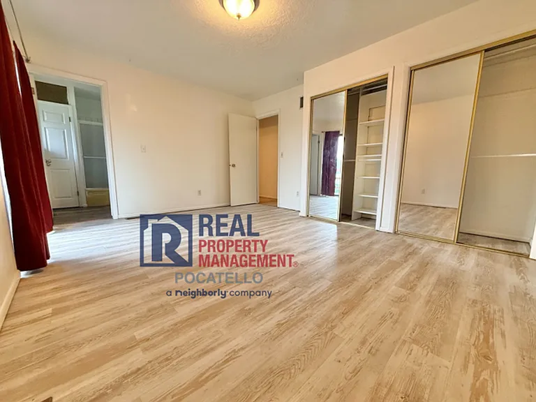 1750 Lancaster St — Photo 15
