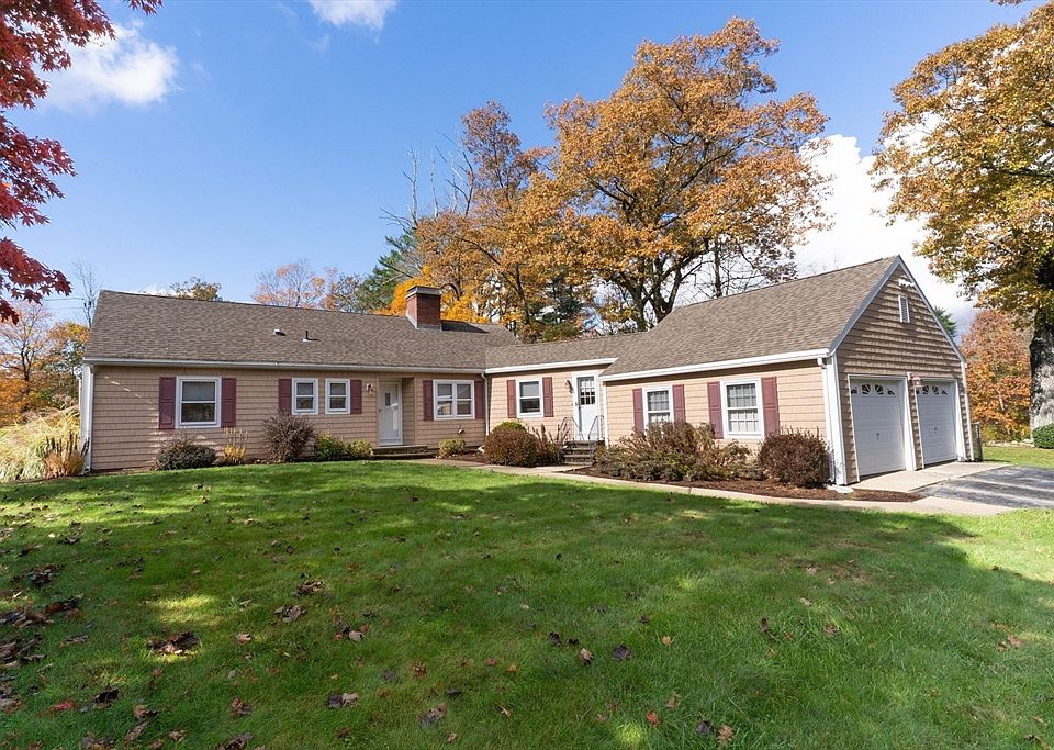 1st image of 1 Leslie Ln