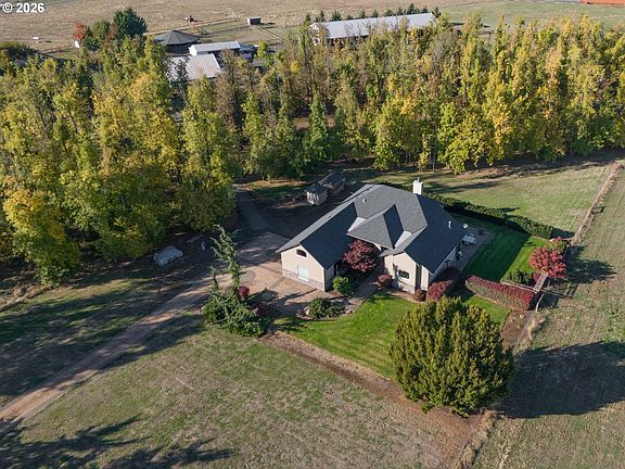 4th image of 33455 Howe Ln