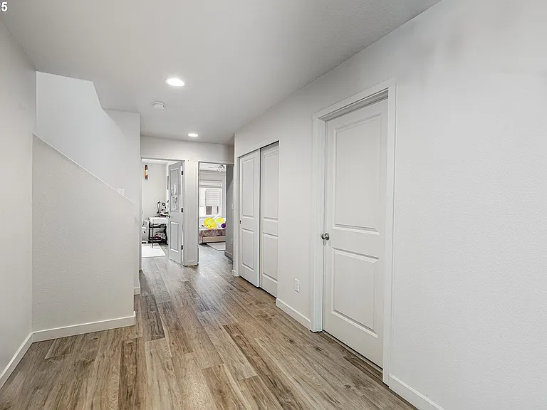 2nd floor Hallway