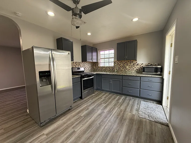 554 Park Village Dr — Photo 5