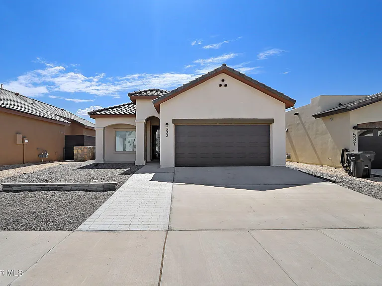 533 Paseo Modesto Dr — Photo 1