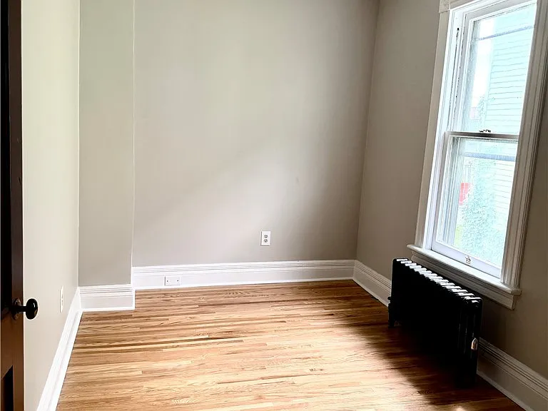 64 Trinity Pl — Photo 11