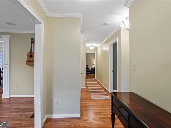 4th image of 1963 Hooper St