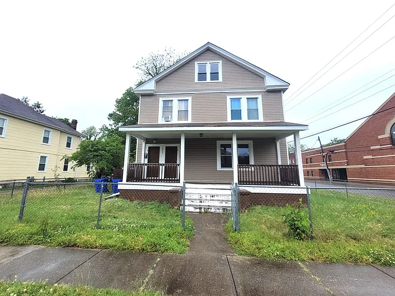 1900 Lansing Ave #B — Photo 2
