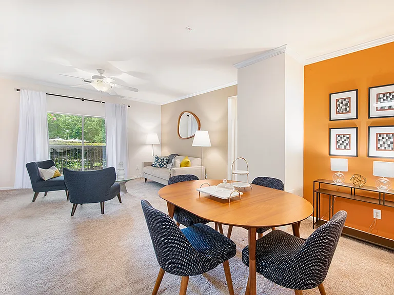 MAA Beverly Crest — Photo 11