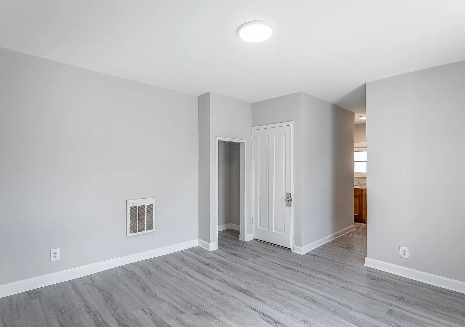 1603 E 14th Street — Photo 3