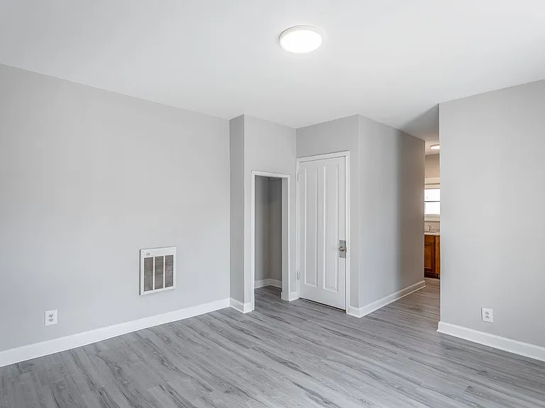 1603 E 14th Street — Photo 3