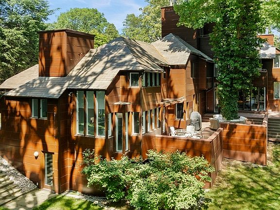 2nd image of 331 Heath St