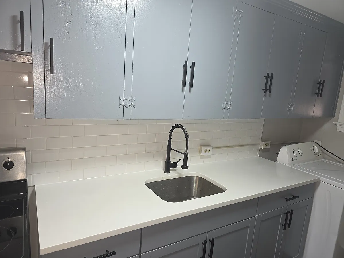 Building Photo - 403 S Washington St #1