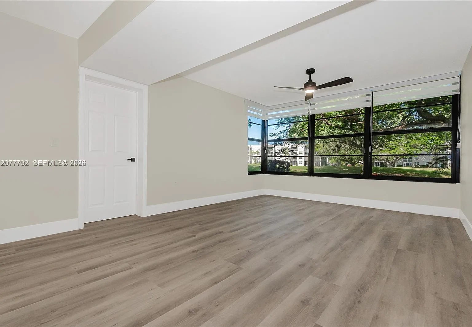 Condo 24 Of Whitehall Con — Photo 4