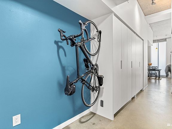 Walker/Biker paradise>