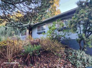 2048 Mockingbird Dr S, Salem, OR 97302