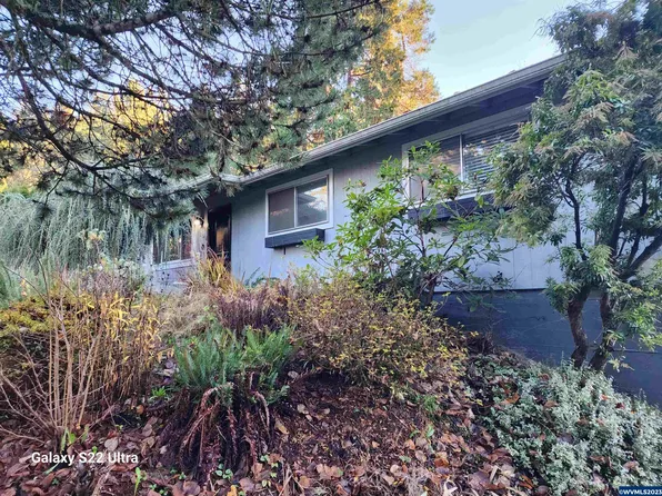 2048 Mockingbird Dr S, Salem, OR 97302