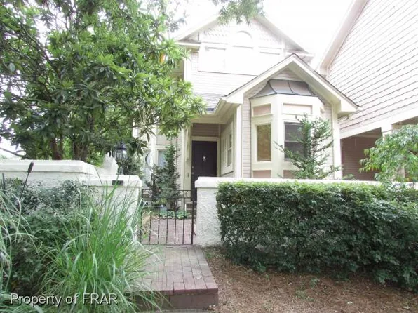 701 Marketview Ct, Fayetteville, NC 28301