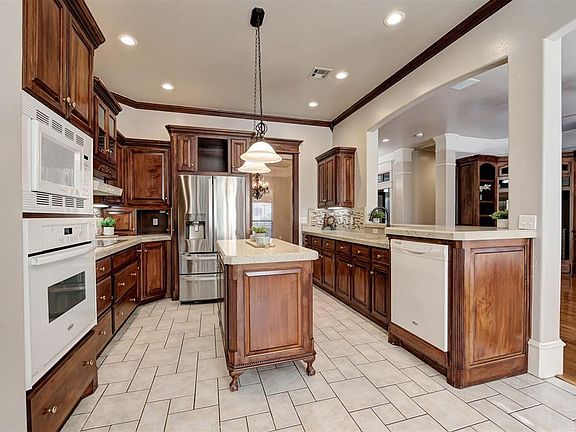 5th image of 11316 Gateshead Dr