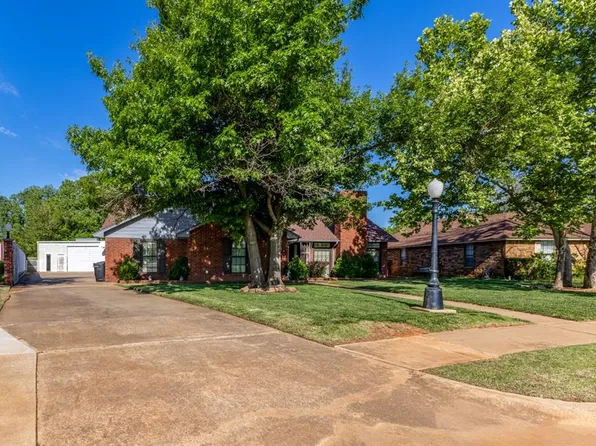 2325 E Hills Dr, Moore, OK 73160