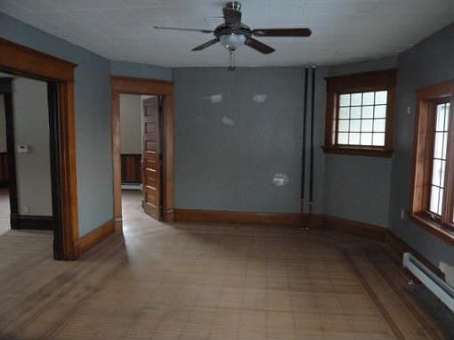 4th image of 512 Lakeshore Dr