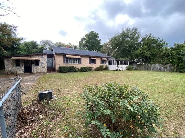302 Helen St, Fayetteville, NC 28303