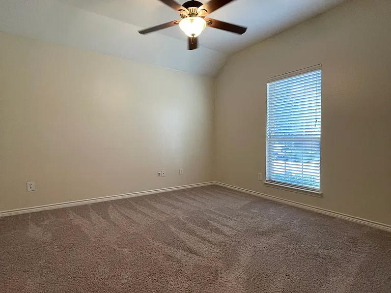 10525 Flat Creek Trl — Photo 5