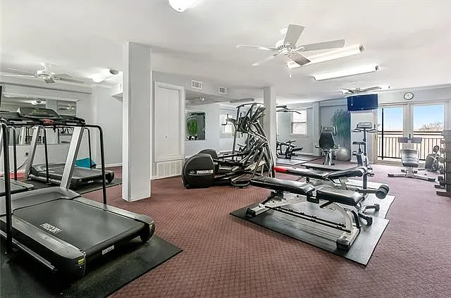 3915 Saint Charles Ave #407 — Photo 9