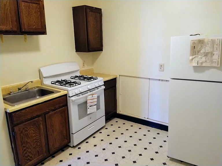 2933 Delaware Ave #1-6 — Photo 2