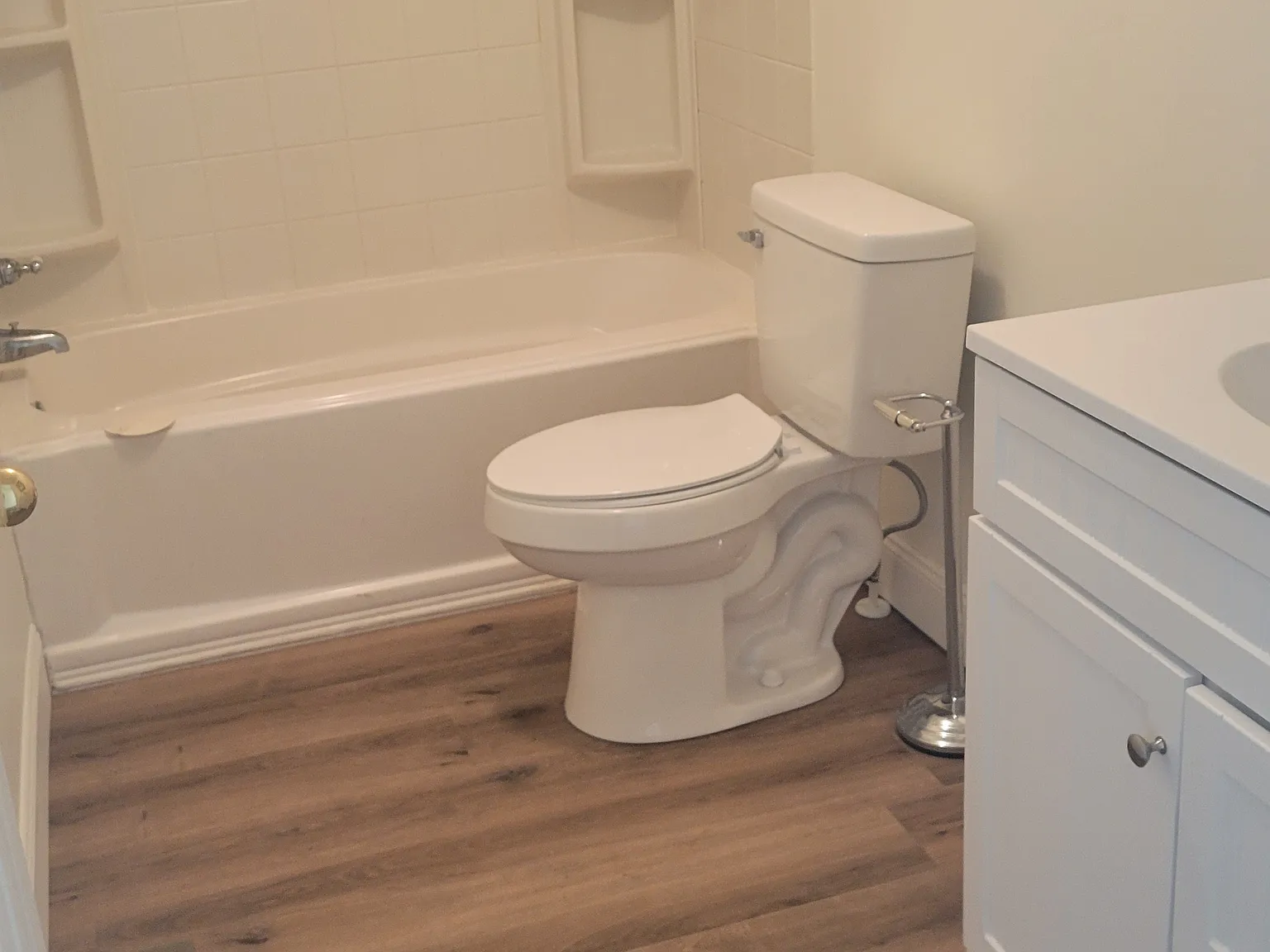 3 bed, 1446 sqft, $1,000 — Photo 2