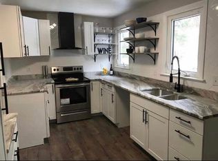 3032 Hendee Rd, Jackson, MI 49201