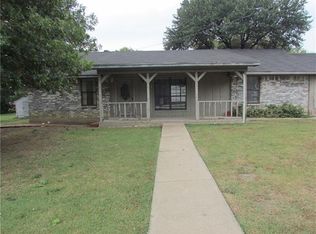 504 W Lloyd St, Krum, TX 76249