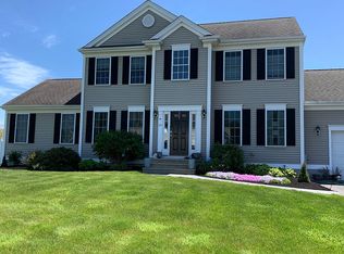 65 Anchor Dr, Portsmouth, RI 02871