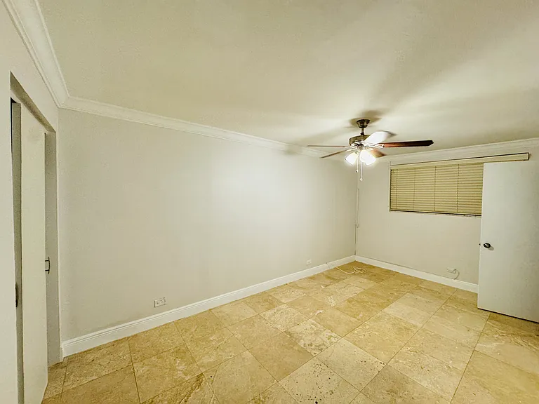 6622 SW 1st Ct — Photo 4