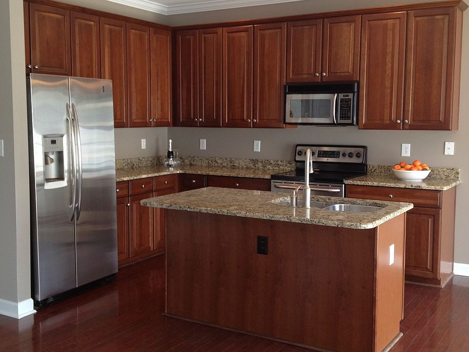 Kitchen with Granite, 42" kitchen cabinets, and S/S applianc
