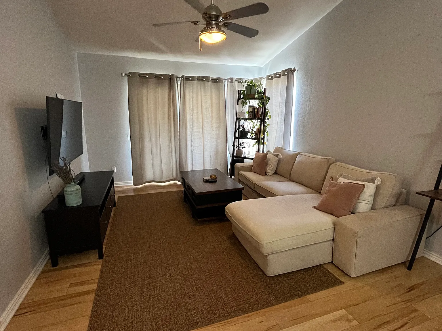 2 bed, 1004 sqft, $2,000 — Photo 3