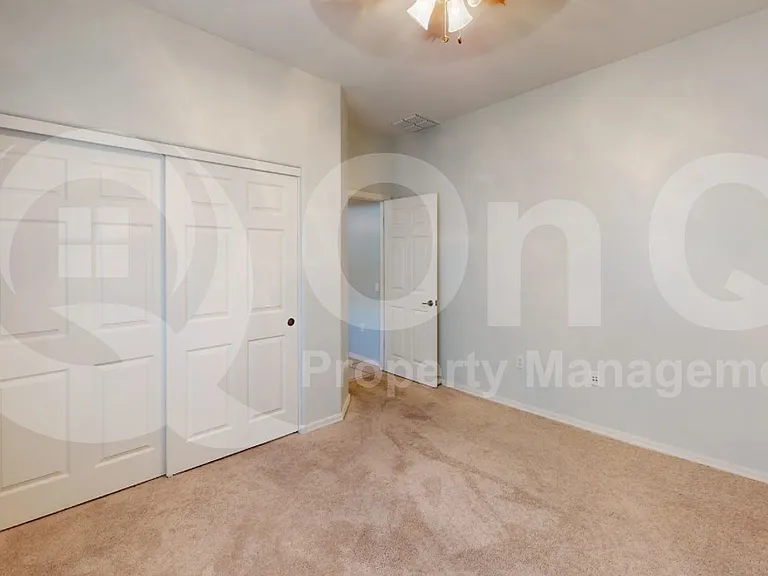 252 W Calle Media Luz — Photo 10