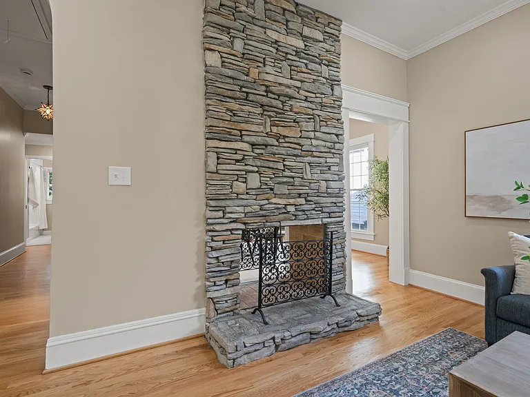 2502 Englewood Ave — Photo 9