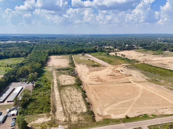 Scott St, Senatobia, MS 38668