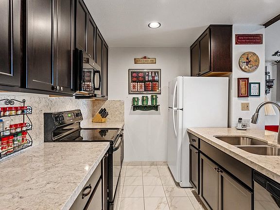 4th image of 1001 Commonwealth Dr #132