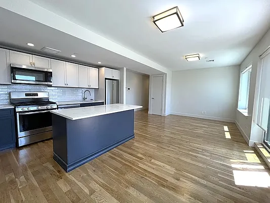 Rented by Akam Sales and Brokerage | media 11