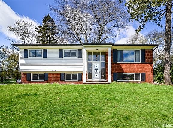 2nd image of 1547 Pruit Dr