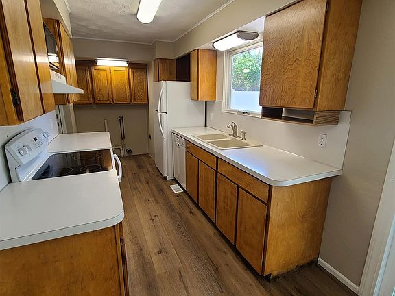 3rd image of 118 Saranac Dr