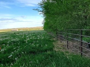 7330 Riverview Rd, Riverton, WY 82501