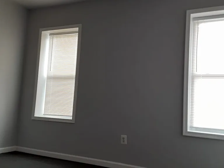 4927 Knox St #2 — Photo 8